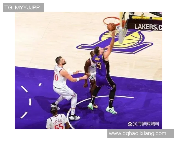 1999年快船与湖人对决回顾:篮球场上的激情与荣耀之战 1999年快船与湖人对决回顾:篮球场上的激情与荣耀之战