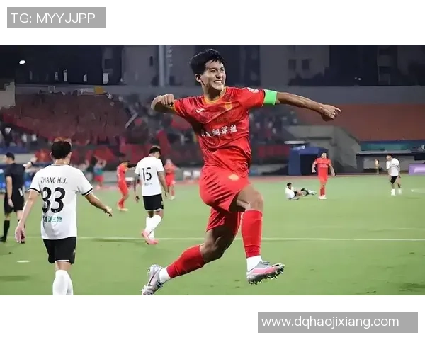 中国U22青年队迎战印尼队全力争胜展现青春风采 中国U22青年队迎战印尼队全力争胜展现青春风采